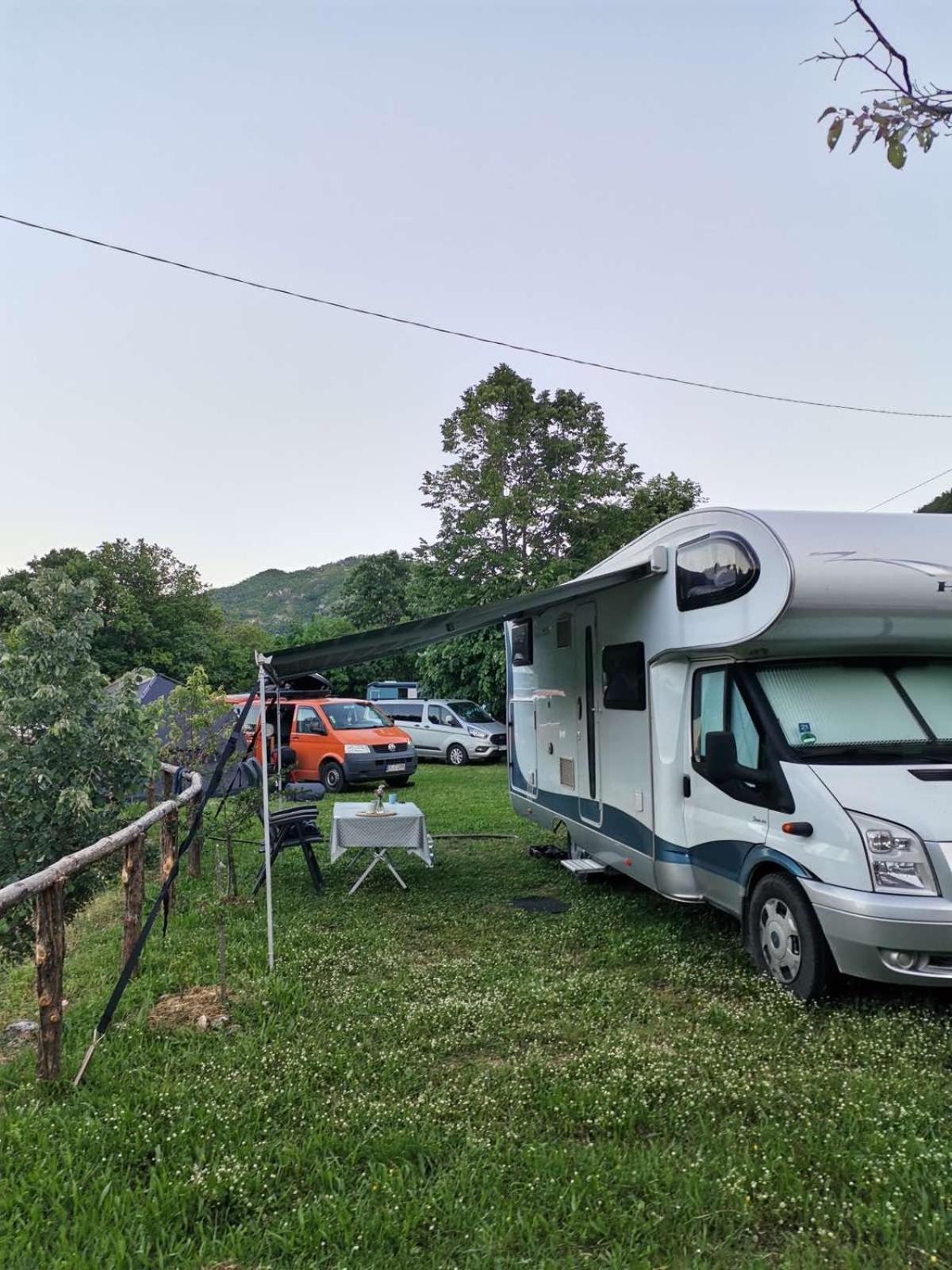 Hotel Camp Oaza,Lipa Cetinje Exterior foto